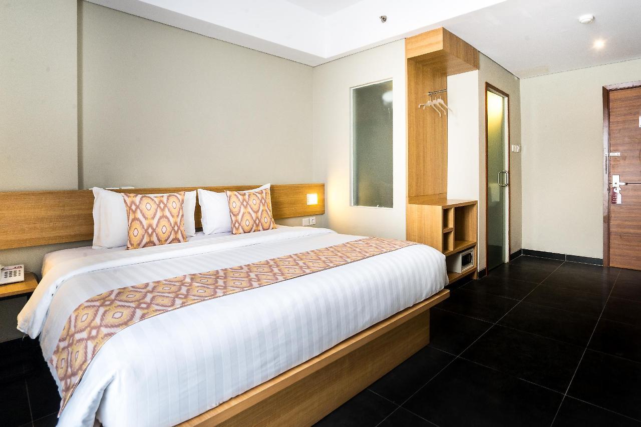 Maple Hotel Grogol Jakarta Luaran gambar