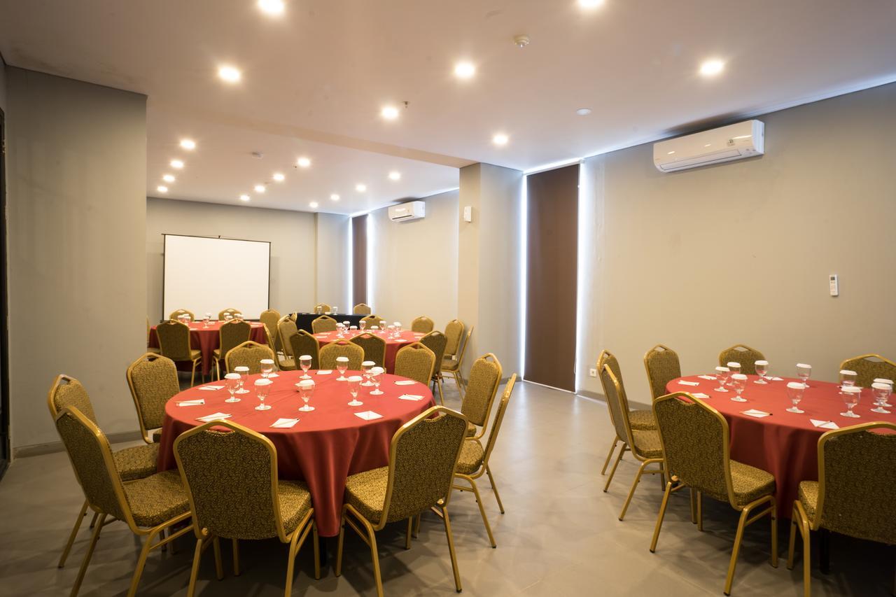 Maple Hotel Grogol Jakarta Luaran gambar