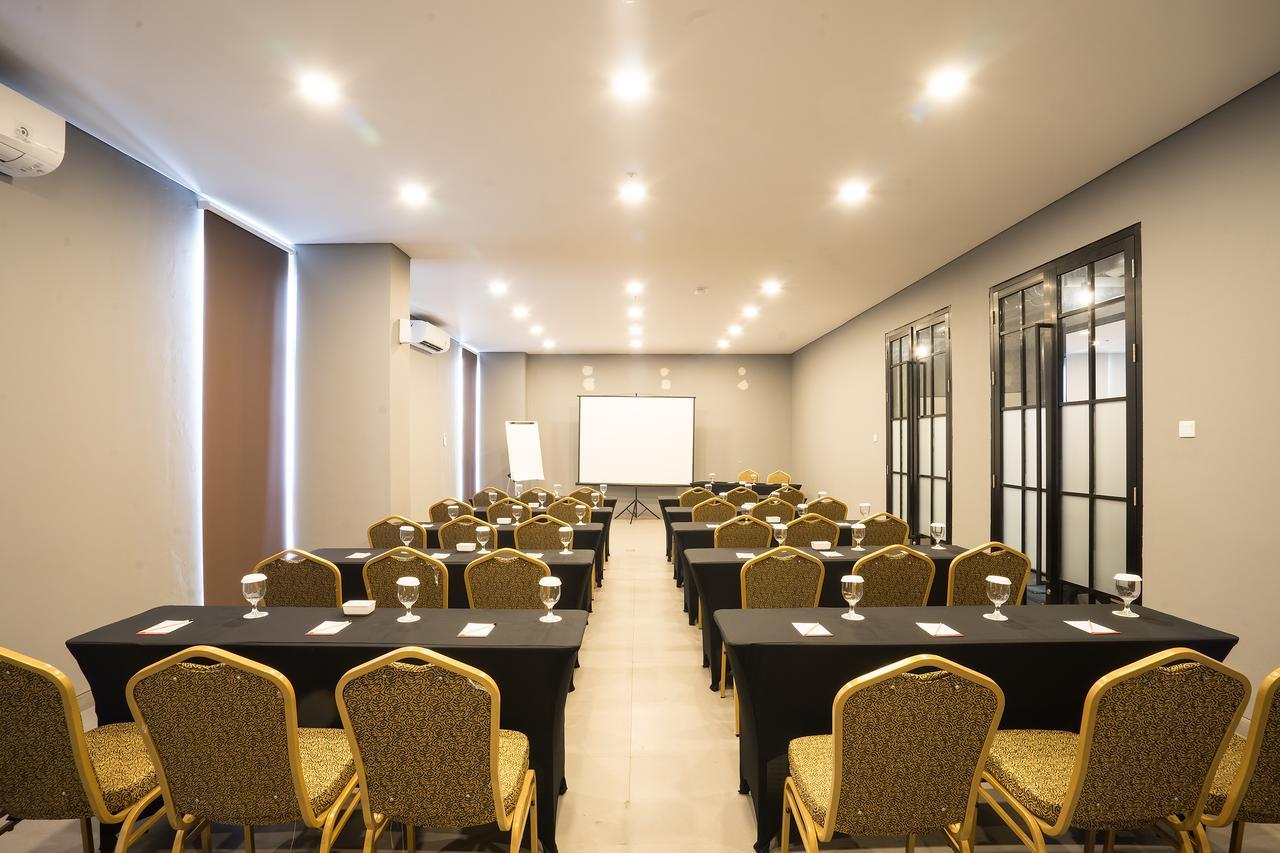 Maple Hotel Grogol Jakarta Luaran gambar